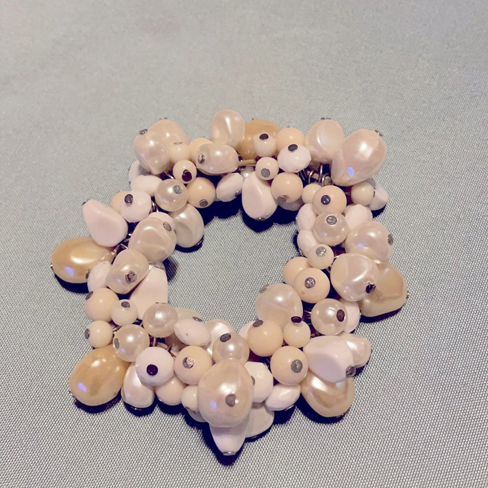 Cluster Bracelet. Beaded with white and cream